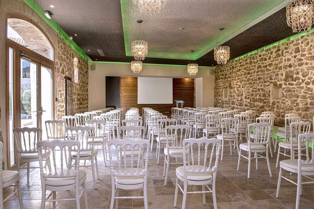 Chateau De Massillan Uchaux Удобства фото